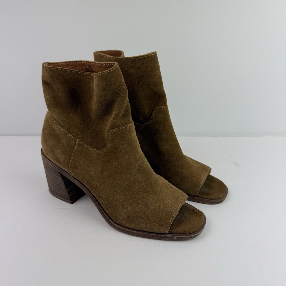 Lucky Brand Ryemi Tan Soft Suede booties size‎ 7.5 M MSRP $130